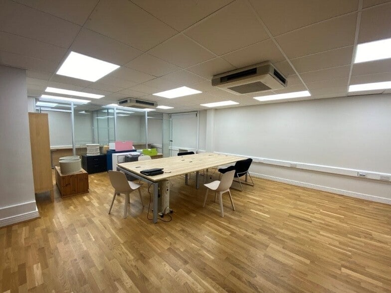 St Johns Rd, Kingston Upon Thames for sale - Building Photo - Image 3 of 8