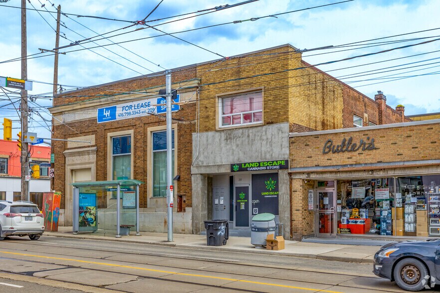 253 Coxwell Ave, Toronto, ON for rent - Building Photo - Image 2 of 8