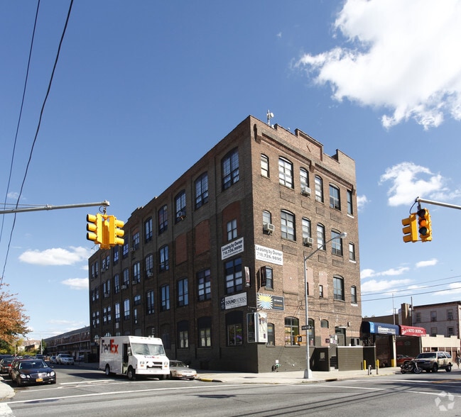 3801 23rd Ave, Astoria, NY for sale - Primary Photo - Image 1 of 1