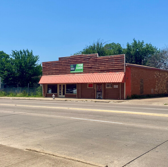 2225 N Main St, Fort Worth, TX for rent - Building Photo - Image 3 of 5