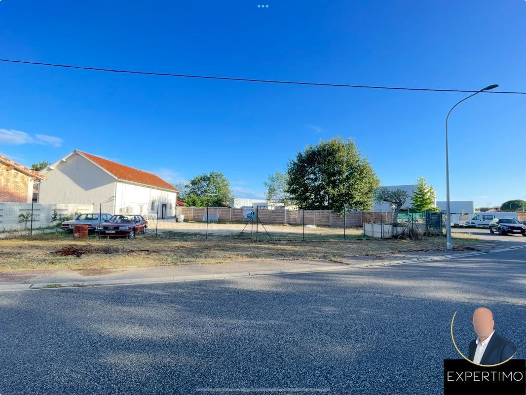 Land in Montauban for sale Building Photo- Image 1 of 4