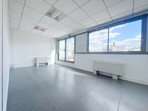 Light Industrial in Boulogne-Billancourt to rent Interior Photo- Image 2 of 30