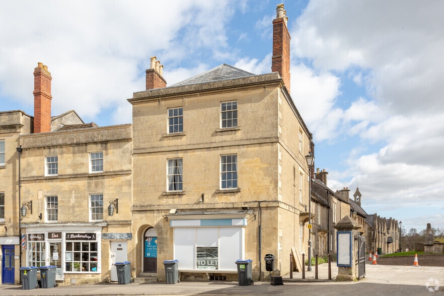 35 Market Pl, Chippenham for sale - Primary Photo - Image 1 of 1