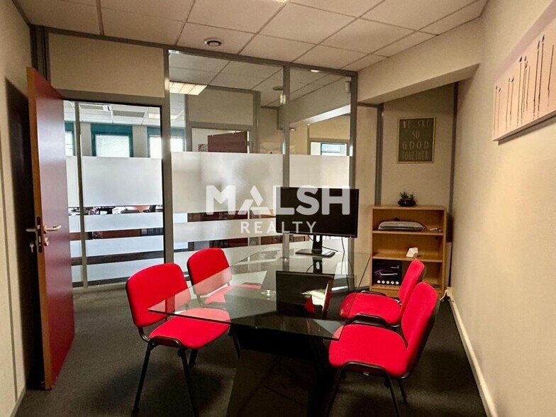 Office in Saint-Genis-Laval for sale - Interior Photo - Image 3 of 11