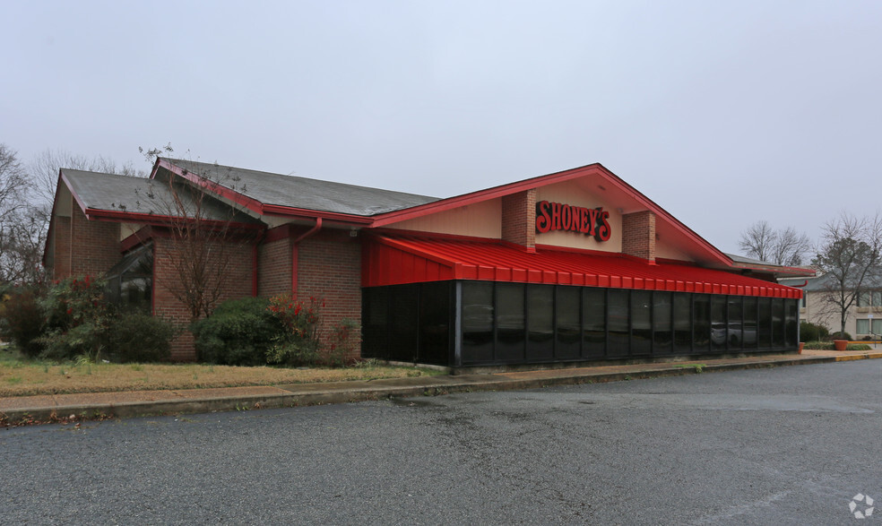 603 S Regional Rd, Greensboro, NC for sale - Building Photo - Image 2 of 7