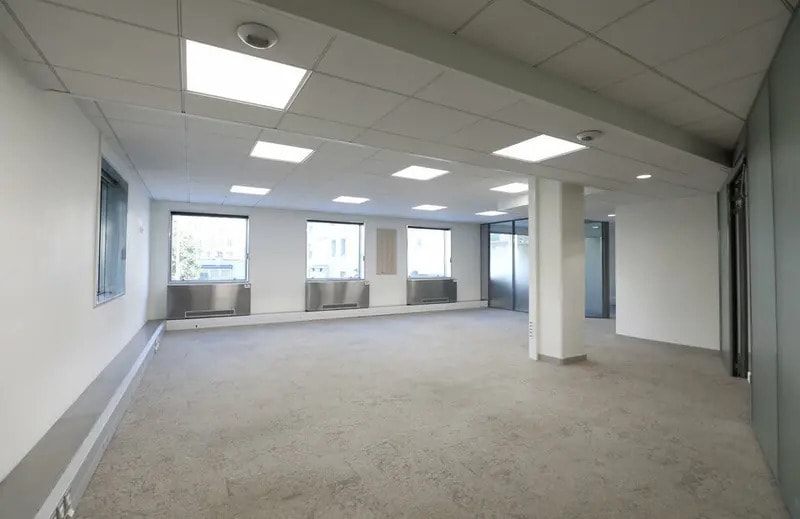 Office in Lyon for sale - Interior Photo - Image 3 of 14