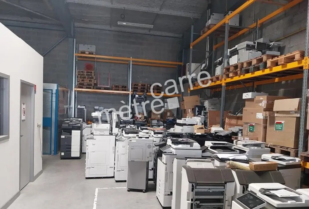 Light Industrial in Nantes to rent Interior Photo- Image 1 of 5