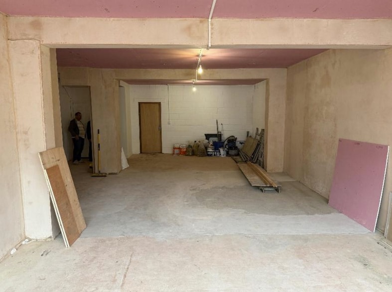 125A Uxbridge Rd, Rickmansworth to rent - Interior Photo - Image 2 of 3