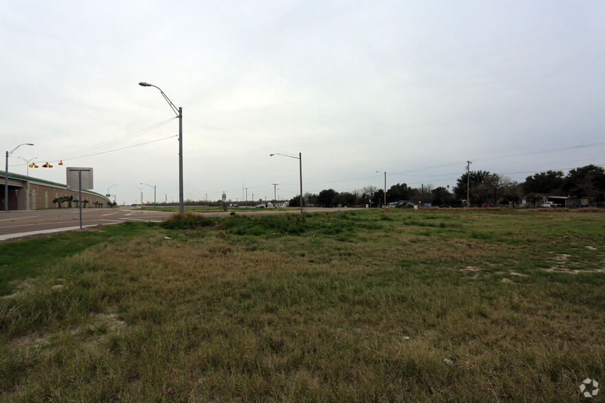 281 and E 15th St, Falfurrias, TX for sale - Primary Photo - Image 1 of 1