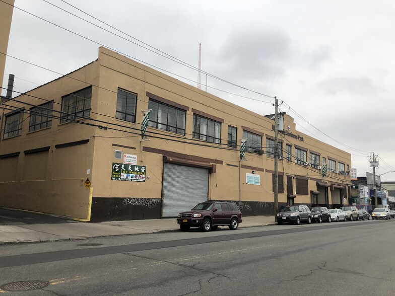 5208 Grand Ave, Maspeth, NY for rent - Building Photo - Image 2 of 20