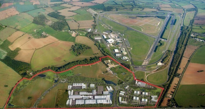 Watling St, Nuneaton to rent - Aerial - Image 2 of 3