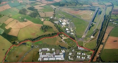 Watling St, Nuneaton to rent Aerial- Image 2 of 3