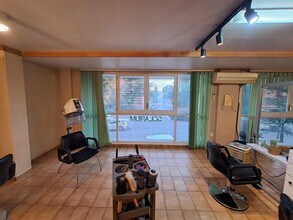 Retail in Igualada, Barcelona to rent Interior Photo- Image 2 of 13