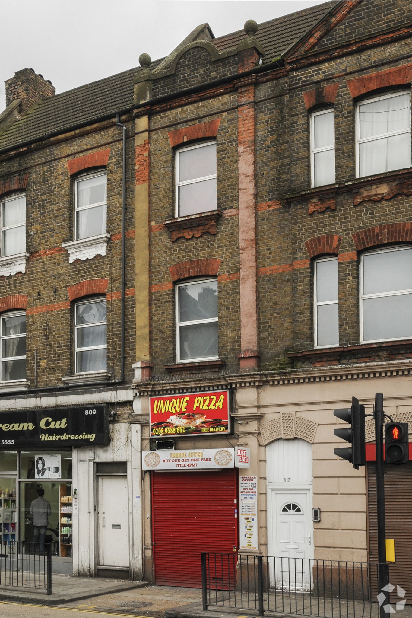 811 Harrow Rd, London to rent Primary Photo- Image 1 of 4