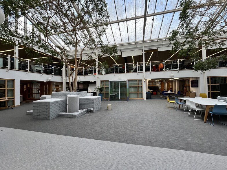 63 St Thomas St, Bristol to rent - Building Photo - Image 3 of 8