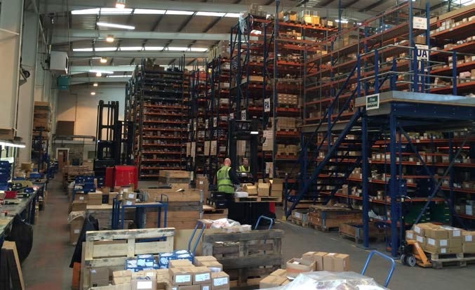 Golds Hill Way, Tipton to rent - Interior Photo - Image 2 of 4