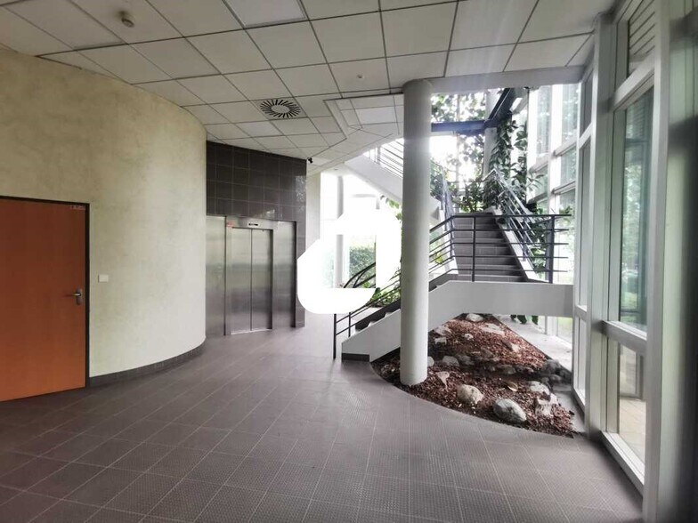 16 Rue Georges Besse, Antony to rent - Interior Photo - Image 2 of 18