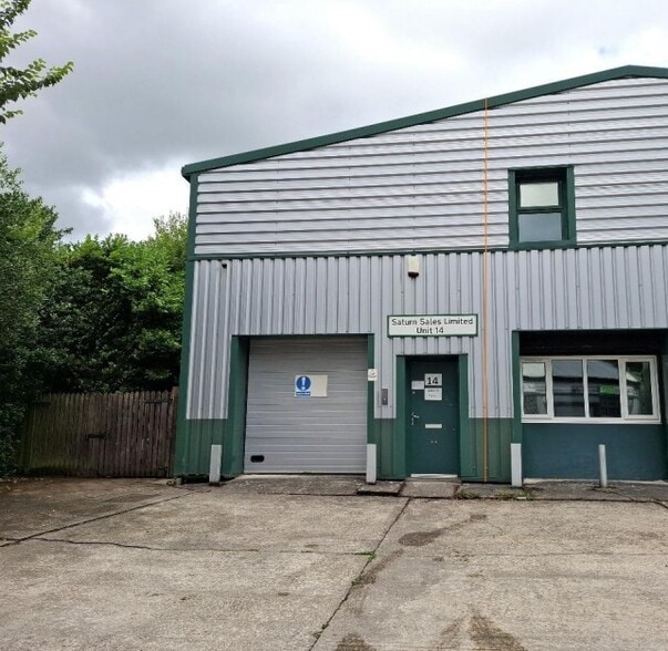 Boarshurst Ln, Greenfield to rent - Building Photo - Image 1 of 1