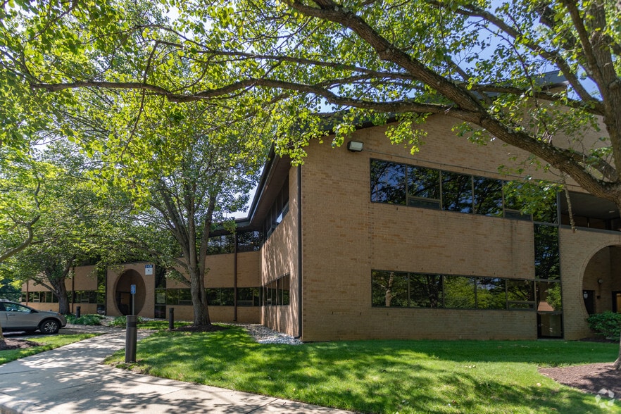 10015 Old Columbia Rd, Columbia, MD for rent - Building Photo - Image 3 of 10