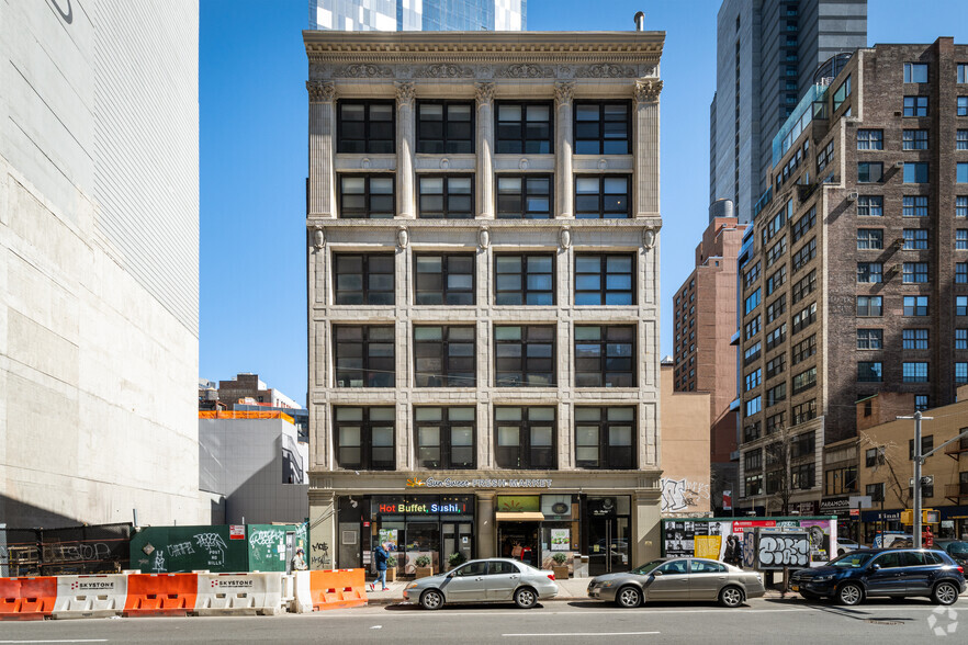 838 Sixth Ave, New York, NY for rent - Building Photo - Image 2 of 5