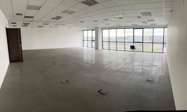 Office in San Fernando de Henares, Madrid to rent Interior Photo- Image 2 of 10