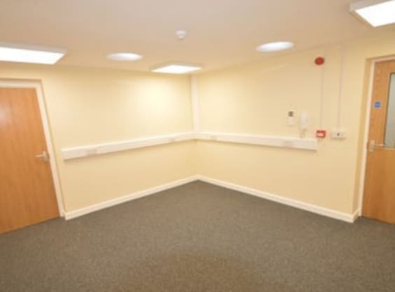 27 High St, Cowbridge to rent Interior Photo- Image 1 of 3
