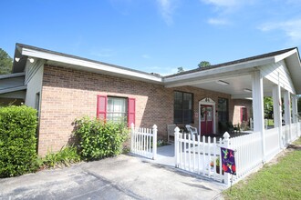 201 Zeagler Dr, Palatka, FL for sale Primary Photo- Image 1 of 1