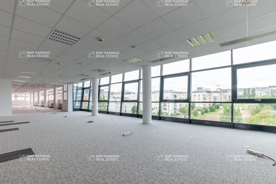 5 Avenue Carnot, Massy to rent - Interior Photo - Image 2 of 9