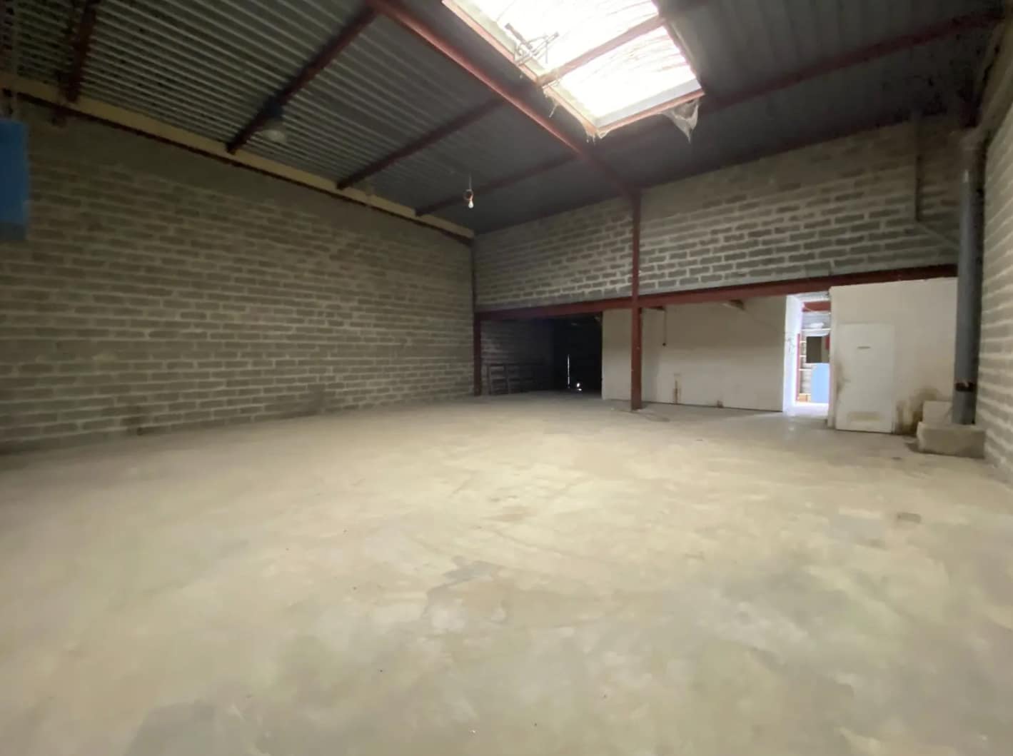 Light Industrial in Argenteuil to rent Interior Photo- Image 1 of 7