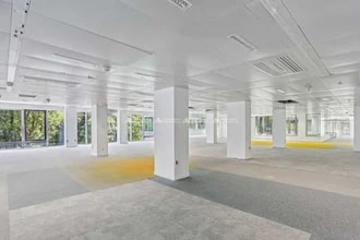 40-52 Boulevard Du Parc, Neuilly-sur-Seine to rent Interior Photo- Image 2 of 2