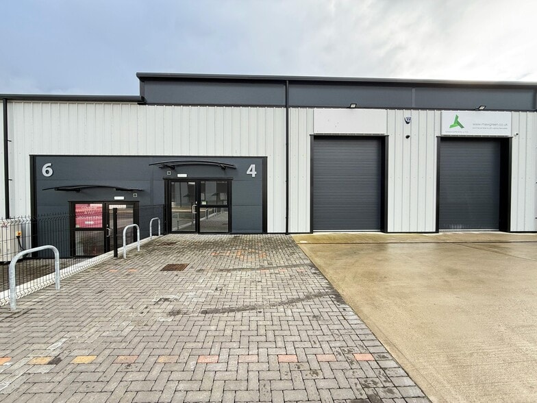 4 Trent Way, Yaxley to rent - Building Photo - Image 1 of 9