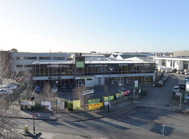 Abbey Rd, London to rent - Building Photo - Image 2 of 4