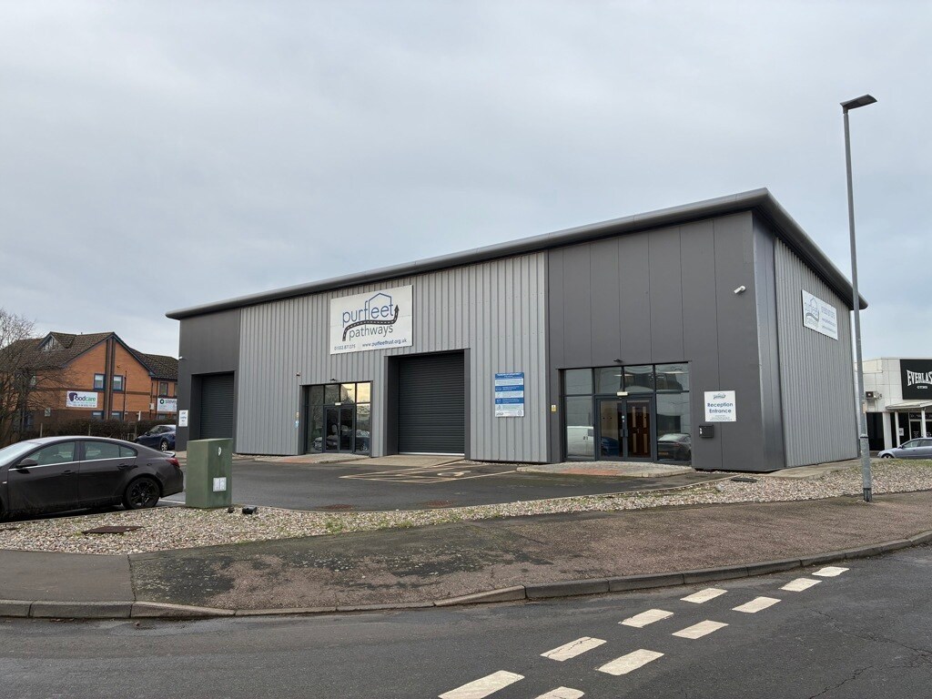 56-57 Bergen Way, Kings Lynn to rent Building Photo- Image 1 of 3