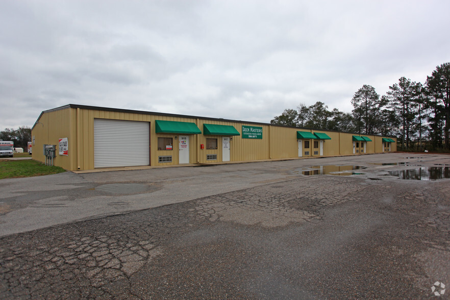 915-929 Al-14 Hwy, Elmore, AL for sale - Primary Photo - Image 1 of 1