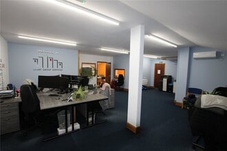 Sherfield English Ln, Plaitford to rent Interior Photo- Image 1 of 5