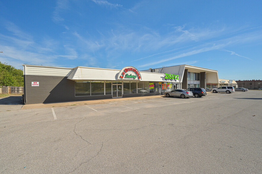 2000-2020 N Macarthur Blvd, Oklahoma City, OK for rent - Building Photo - Image 1 of 13