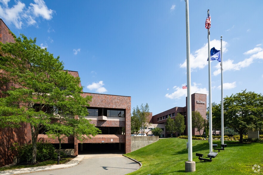 3 Allied Dr, Dedham, MA to rent - Building Photo - Image 2 of 4