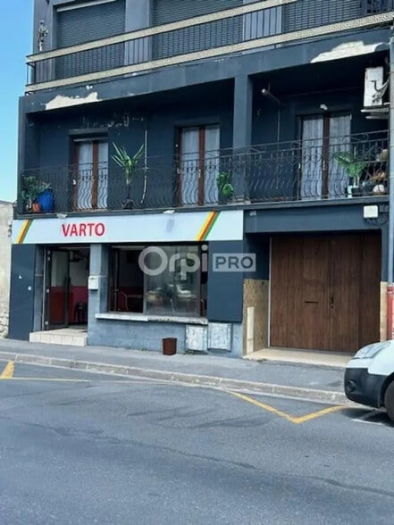 Retail in Reims for sale - Primary Photo - Image 1 of 7