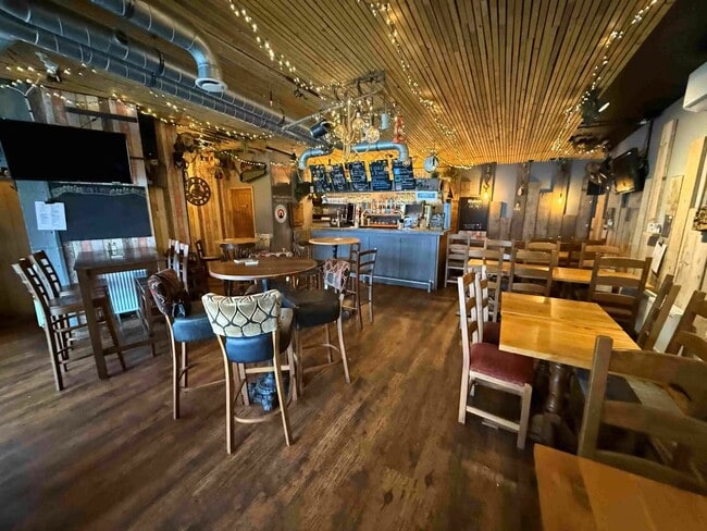 More details for 2 Upper Marsh, Newcastle Under Lyme - Retail to Rent