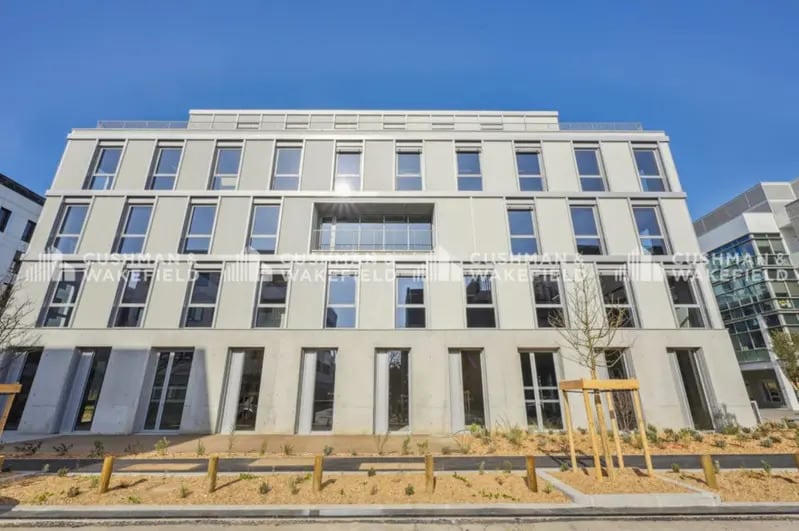 Office in Lyon to rent - Building Photo - Image 2 of 41
