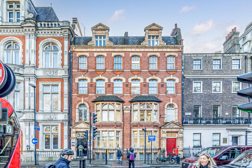 4 Bloomsbury Sq, London to rent - Primary Photo - Image 2 of 3