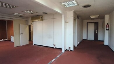 Office in Barcelona, Barcelona to rent - Commercial Listing Video