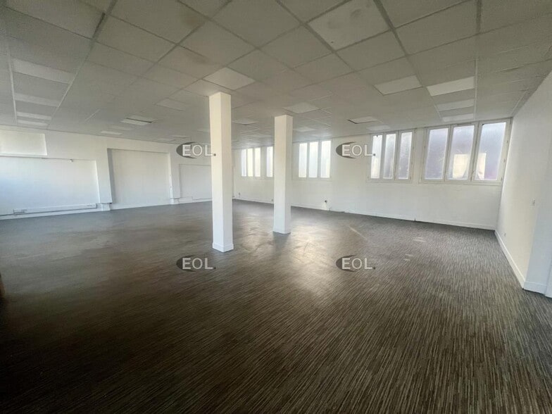 Office in La Courneuve to rent - Interior Photo - Image 2 of 4