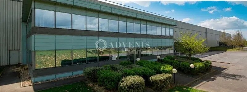 Industrial in Saint-Witz to rent Building Photo- Image 1 of 9