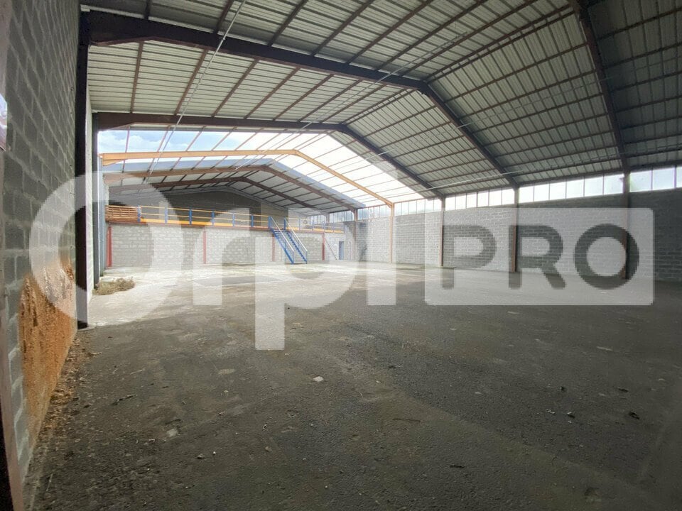 Light Industrial in CIVRIEUX-D'AZERGUES to rent Interior Photo- Image 1 of 4