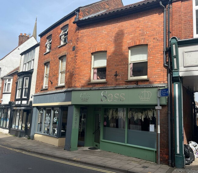 More details for 9 Mercer Row, Louth - Retail for Sale