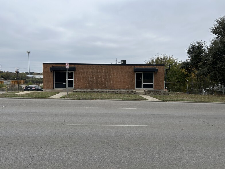 3120-3122 E Lancaster Ave, Fort Worth, TX for rent - Building Photo - Image 2 of 19