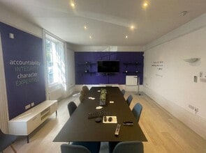 26 London End, Beaconsfield to rent Interior Photo- Image 2 of 2