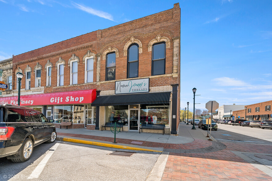 124 N 1st Ave, Winterset, IA for sale - Building Photo - Image 1 of 1