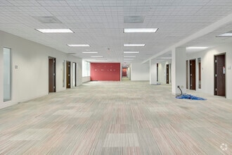 15000 Conference Center Dr, Chantilly, VA to rent Interior Photo- Image 2 of 9